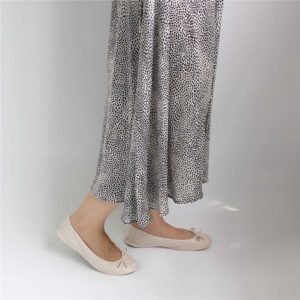 Beige Flats Try-It-On Picture